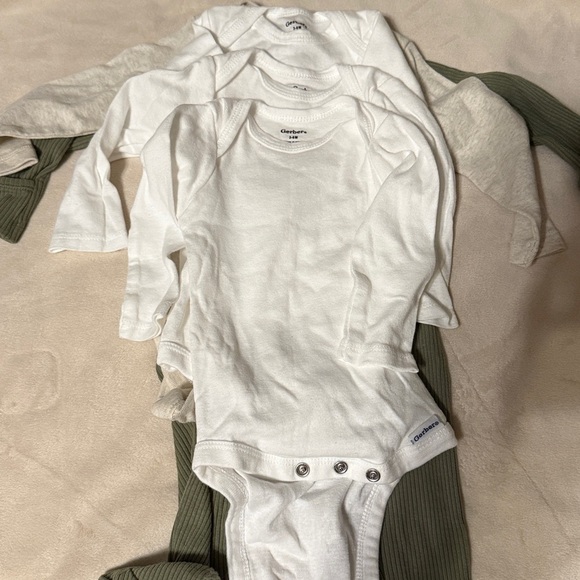 Assorted Kids One Pieces Set - Picture 7 of 8